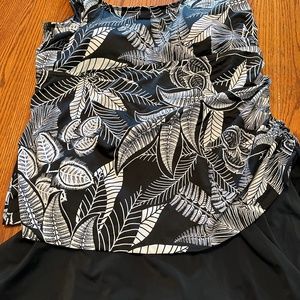 Maxine of Hollywood Swimsuit Size18W Black/White